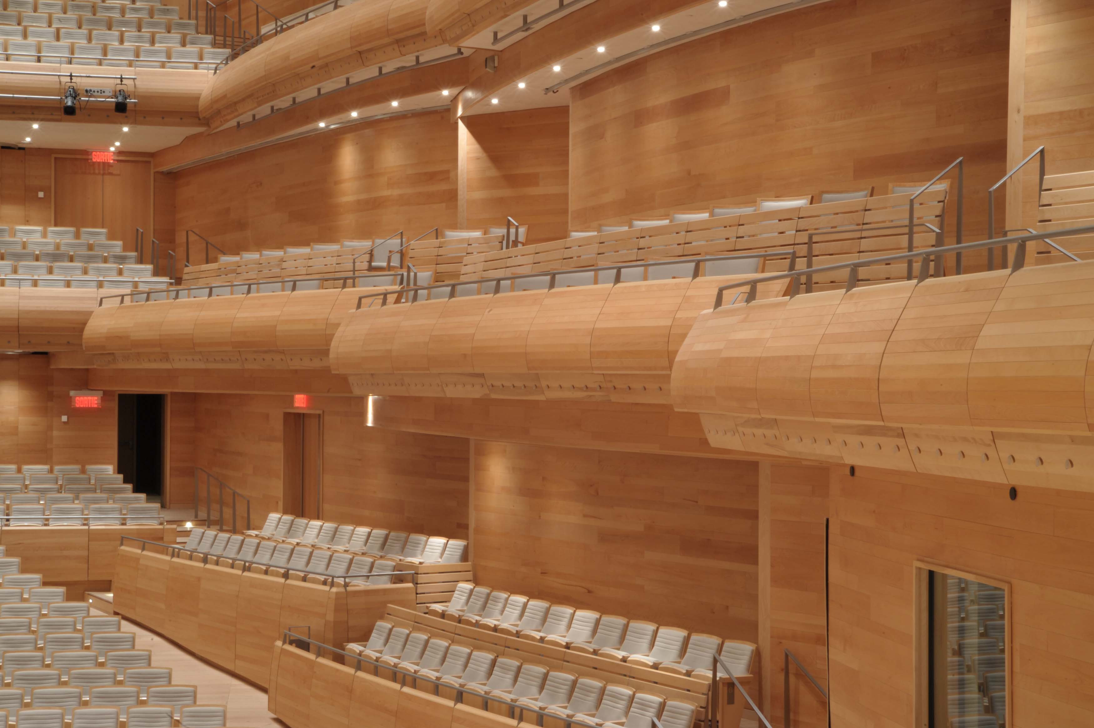 Revêtement de bois d’ingénierie intérieur | Hêtre | Maison symphonique de l’OSM | Sur mesure