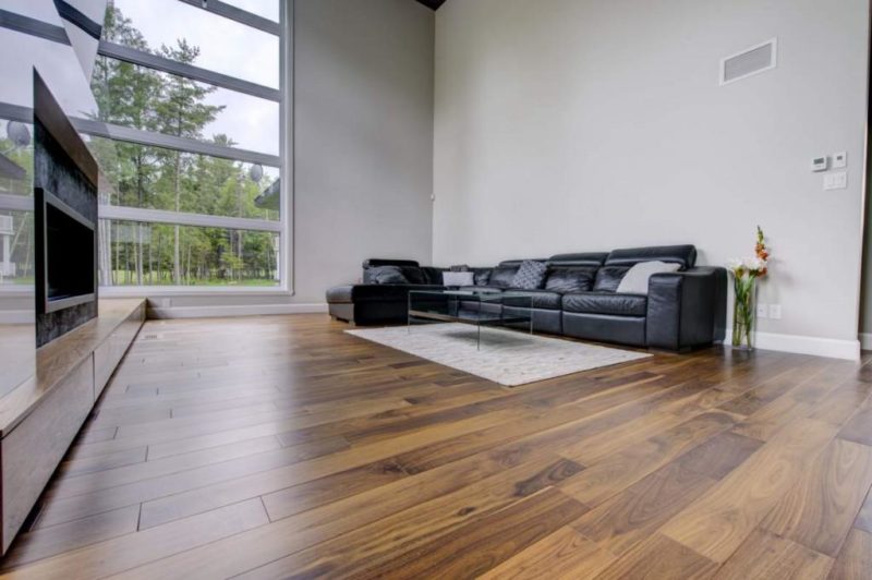 Installation d'un plancher de bois