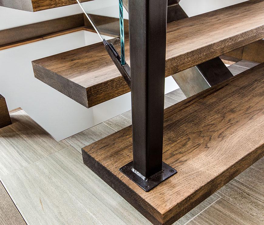 Composantes d'escalier et planchers en bois d’ingénierie Hickory | Sur mesure